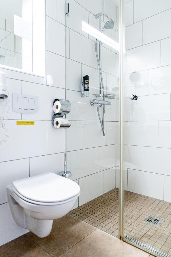 Land-Gut-Hotel Am Ring Meuspath Luaran gambar