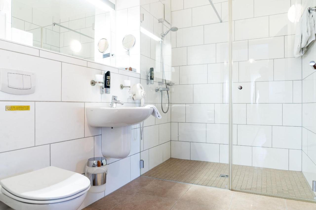 Land-Gut-Hotel Am Ring Meuspath Luaran gambar